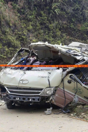 Công an xác định nguyên nhân lật ô tô chở đoàn thiện nguyện làm 9 người tử vong