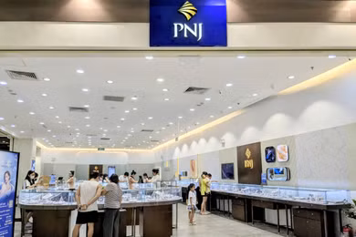 Áp lực xả hàng dồn dập ngay đầu phiên, PNJ rơi về vùng giá thấp nhất gần 6 năm