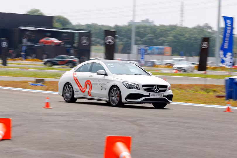 Học viện lái xe an toàn Mercedes-Benz 2018 có gì mới? ảnh 9