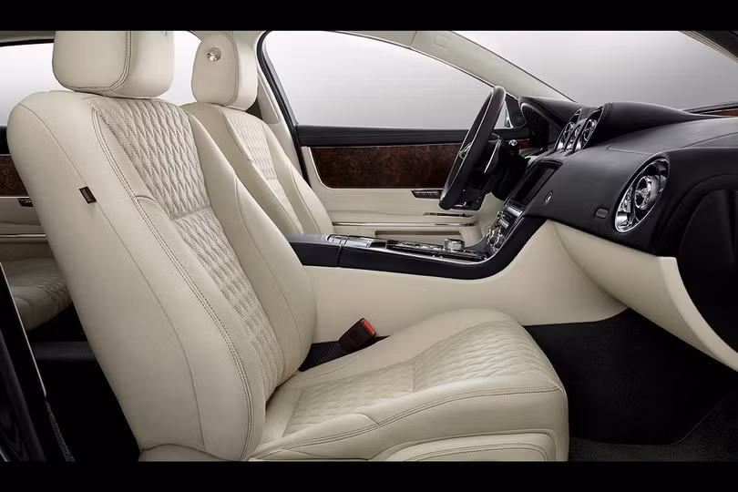 Kỷ niệm 50 năm dòng XJ, Jaguar ra mắt phiên bản đặc biệt XJ50 ảnh 10