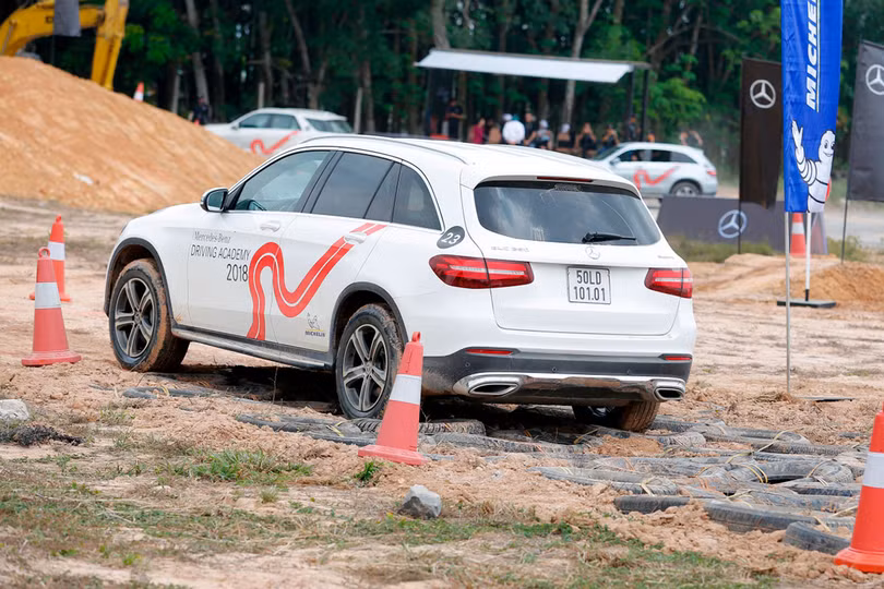 Học viện lái xe an toàn Mercedes-Benz 2018 có gì mới? ảnh 15