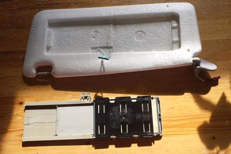 Toyota làm tấm chắn nắng từ bìa carton: Không có gì là sai, chỉ là giá hơi đắt! ảnh 3