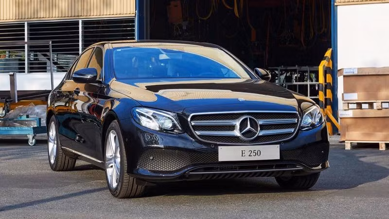 Gần 400 xe E-Class thuộc diện bị triệu hồi để thay thế cụm dây đai an toàn cho ghế sau