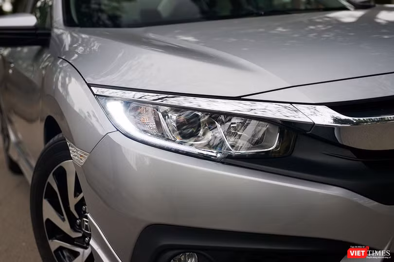 Honda Civic 1.8 E 2018 có xứng với mức giá 758 triệu đồng? ảnh 8