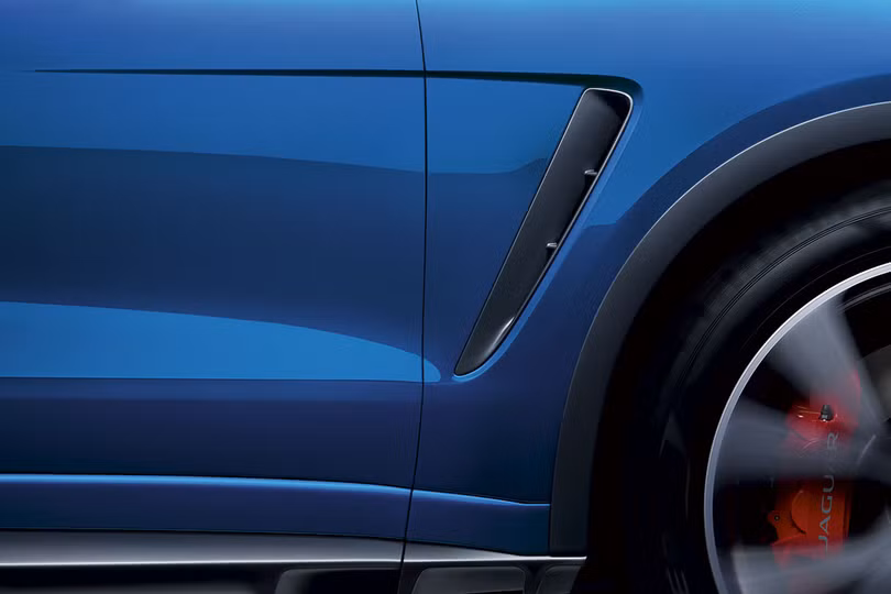 Jaguar trình làng F-PACE SVR, thách thức Porsche Cayenne S ảnh 9