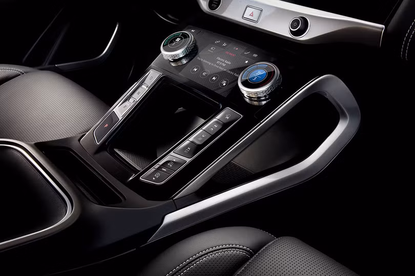 Jaguar I-PACE 2019: Quyết đấu đầu với đối thủ Tesla ảnh 22