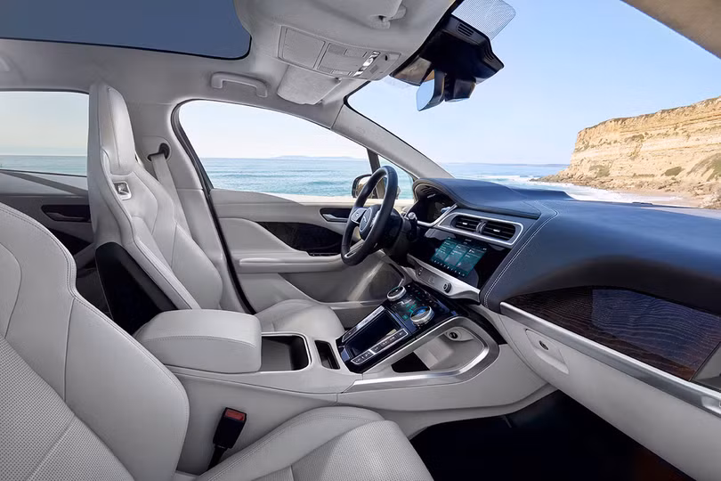 Jaguar I-PACE 2019: Quyết đấu đầu với đối thủ Tesla ảnh 20