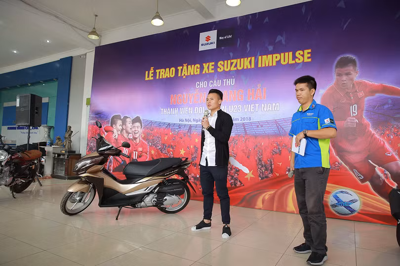 Suzuki Việt Nam hy vọng đây sẽ làm món quà ý nghĩa dành tặng cho những cống hiến của tuyển thủ Quang Hải trong VCK U23 châu Á 2018
