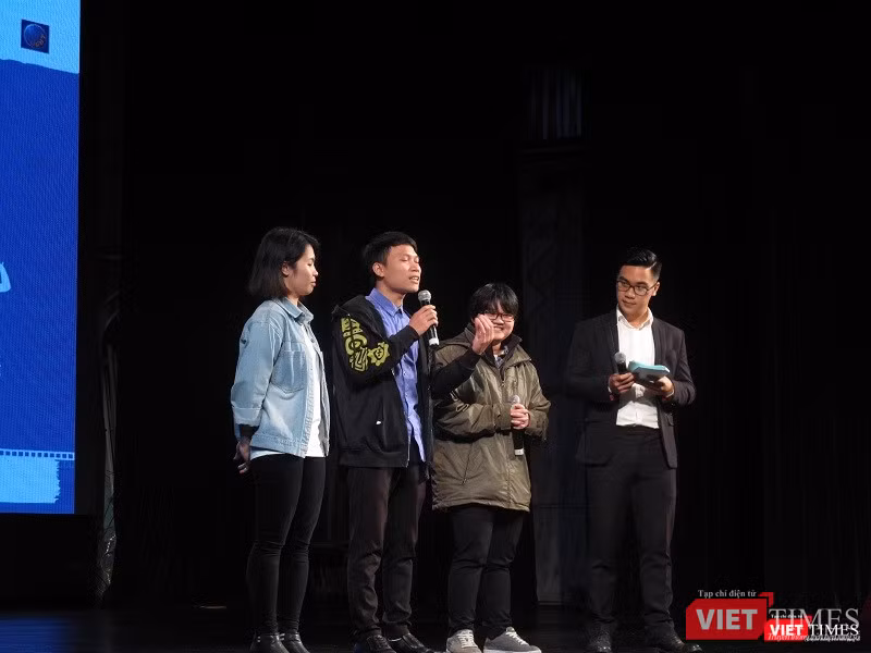 Những thước phim nhạy cảm về sự an toàn của trẻ em gái tạo nên nhiều thông điệp xúc động ảnh 1