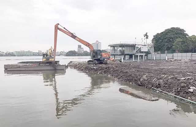 Hà Nội khởi động dự án nạo vét 1 triệu mét khối bùn ở Hồ Tây