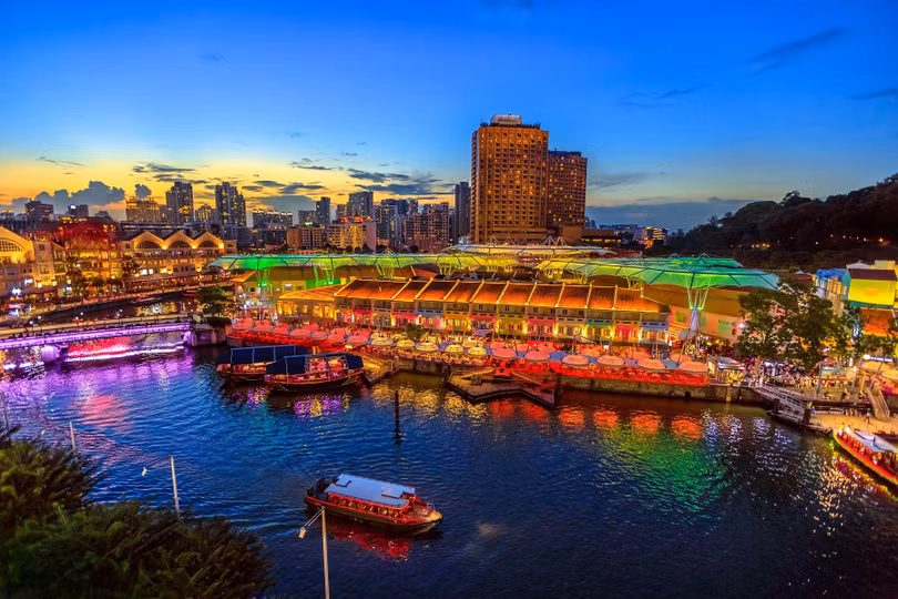 Khu vực bến cảng Clarke Quay sôi động bậc nhất thế giới nằm bên con sông Singapore. Khu vực bến cảng Clarke Quay sôi động bậc nhất thế giới nằm bên con sông Singapore.