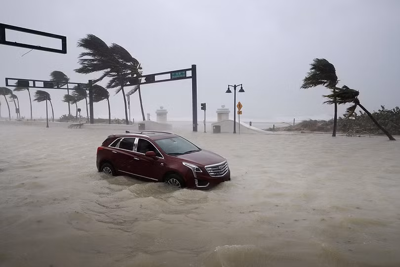 "Quái vật" Irma cuồng nộ khiến Florida (Mỹ) tan hoang ảnh 9