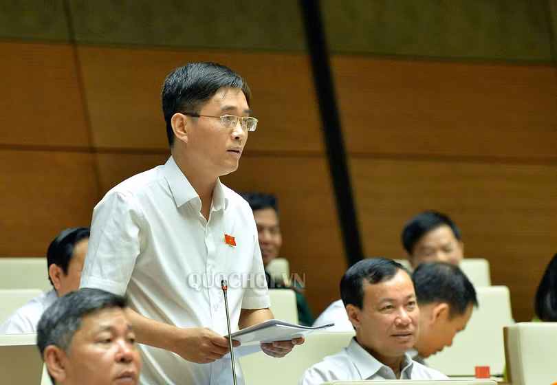 "Không nên để cùng là nhà nước, một bên ra sức thoái vốn, một bên lại mua vào" - ĐB Hoàng Quang Hàm "Không nên để cùng là nhà nước, một bên ra sức thoái vốn, một bên lại mua vào" - ĐB Hoàng Quang Hàm