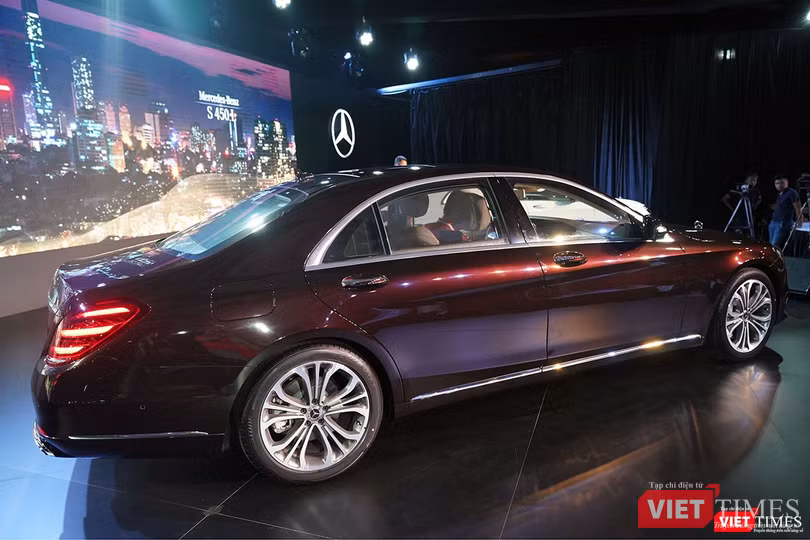 Đã có hơn 100 đơn đặt hàng S-Class 2018 và sẽ được giao tới tay khách hàng trong tháng 6 này