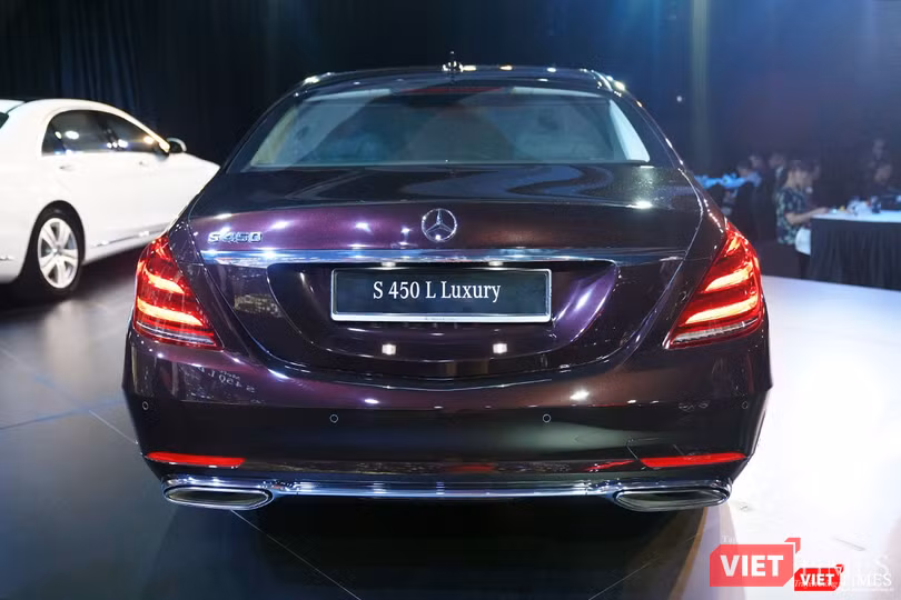 Cụm đèn hậu được tinh chỉnh lại mang lại cái nhìn tinh tế hơn