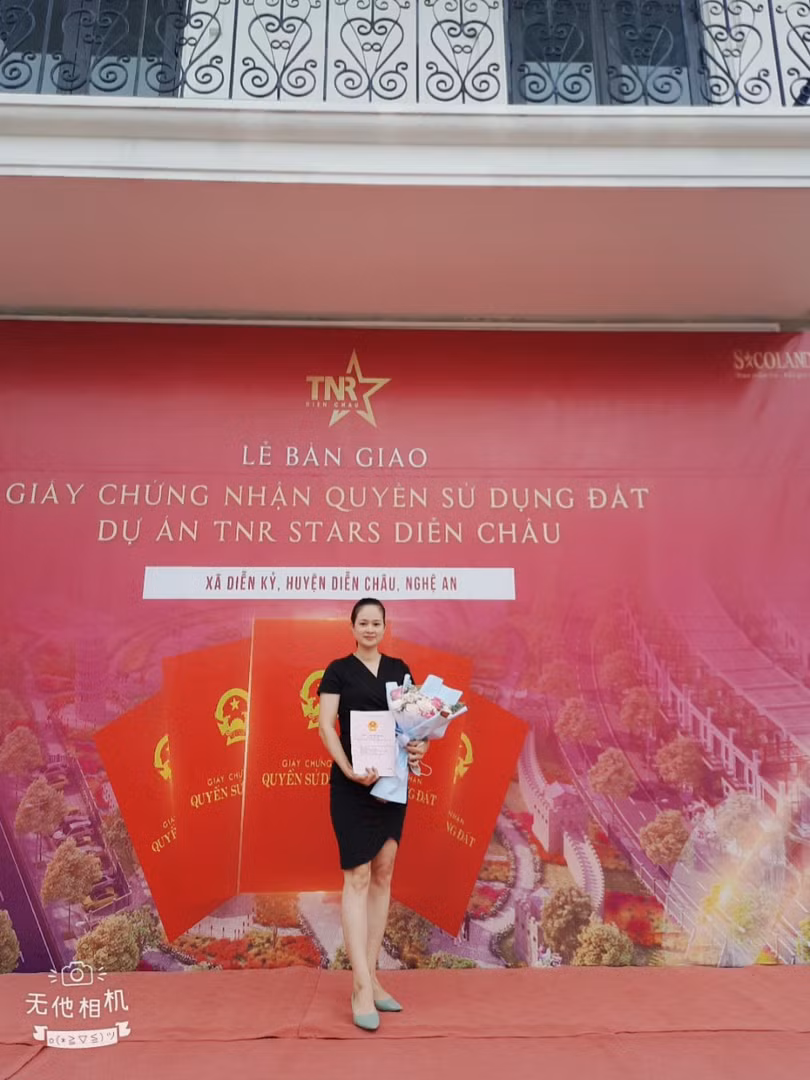 Khách hàng nhận bàn giao đất và bàn giao shophouse xây hoàn thiện tại dự án TNR Stars Diễn Châu.
