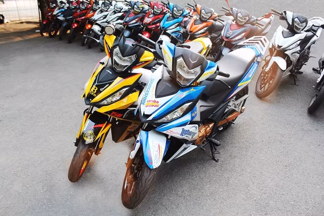 Xứ Sài thành dẫn đầu về con số tham dự với hơn 300 biker. Buổi họp mặt vào ngày 4/3 đã quy tụ dàn xe độ đông đảo nhất trong chuỗi sự kiện. Xứ Sài thành dẫn đầu về con số tham dự với hơn 300 biker. Buổi họp mặt vào ngày 4/3 đã quy tụ dàn xe độ đông đảo nhất trong chuỗi sự kiện.