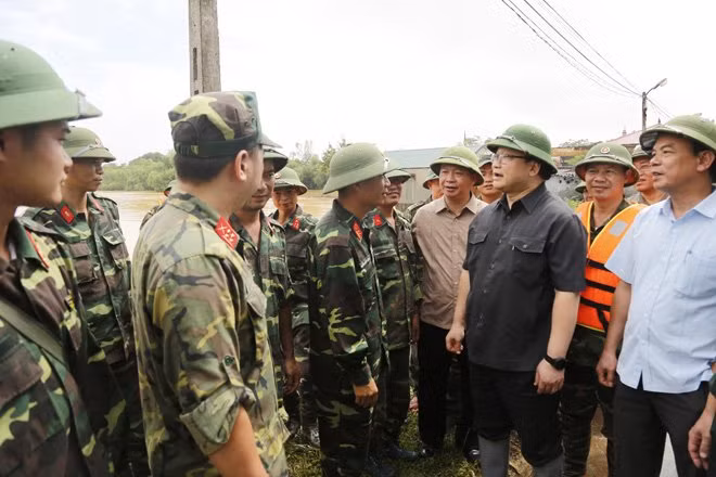 Hà Nội: Vỡ đê ở Chương Mỹ nhấn chìm nhà dân ảnh 1