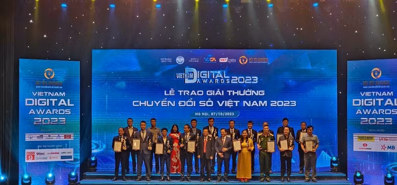 Năm thứ hai liên tiếp TVU đạt Giải thưởng Chuyển đổi số Việt Nam - Vietnam Digital Awards 