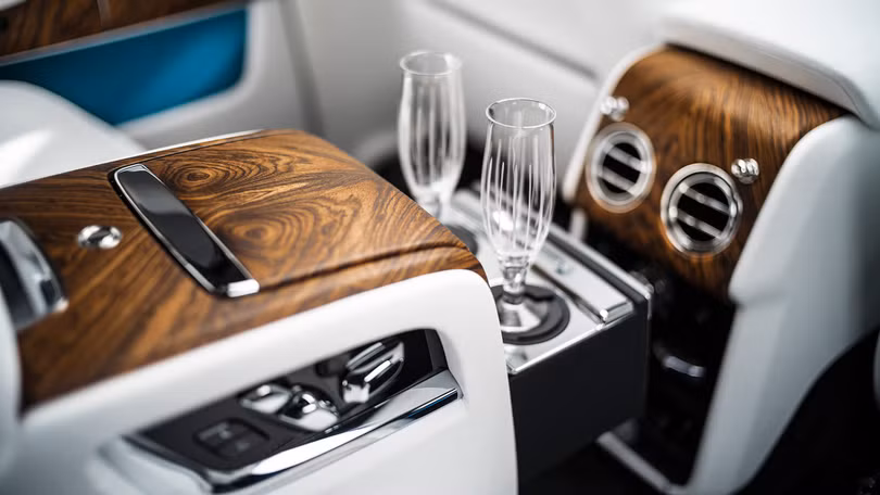 Rolls-Royce Cullinan 2018: Chiếc SUV siêu sang đáng mong đợi của năm 2018 ảnh 24