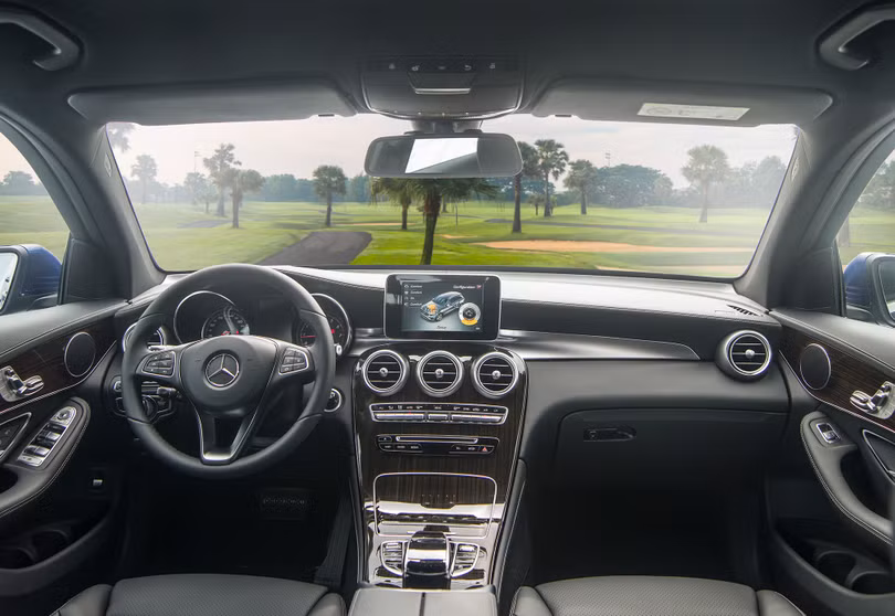 Mercedes-Benz GLC 200 chốt giá bán 1,684 tỷ đồng ảnh 1