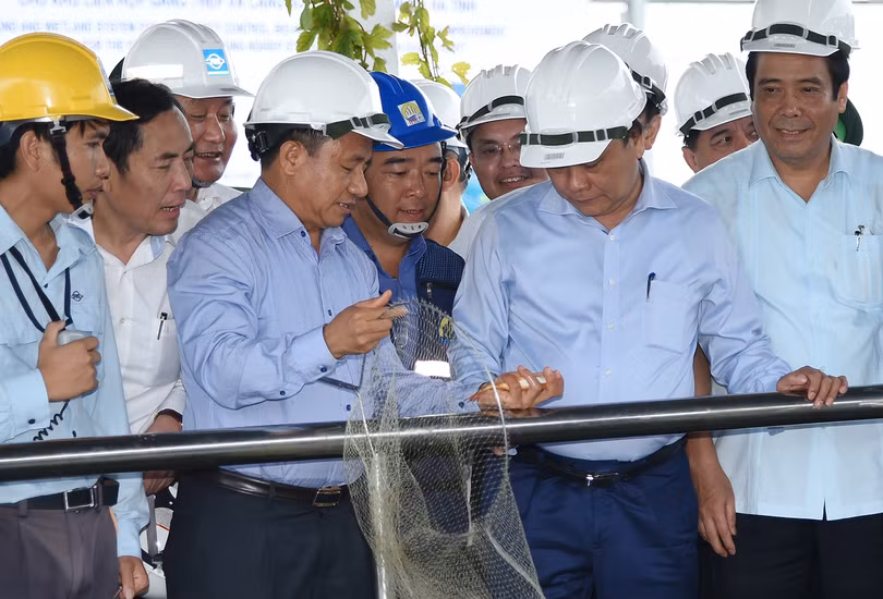Thủ tướng thị sát hệ thống xử lý nước thải tại Formosa Hà Tĩnh ảnh 1
