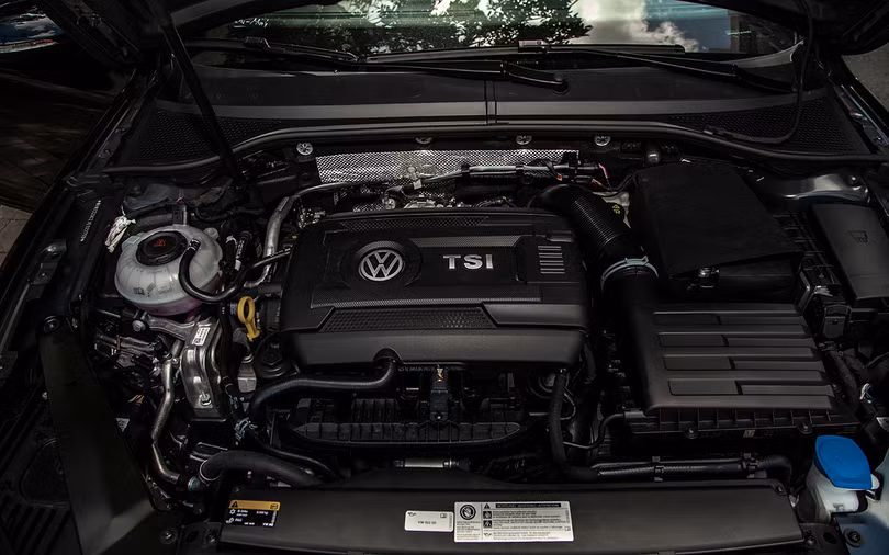 Động cơ 1.8 TSI đạt tiêu chuẩn khí thải Euro V với mức tiêu thụ nhiên liệu trung bình 7,3L/100km Động cơ 1.8 TSI đạt tiêu chuẩn khí thải Euro V với mức tiêu thụ nhiên liệu trung bình 7,3L/100km