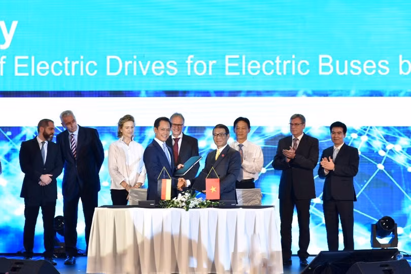 Không chỉ có mảng xe điện, tập đoàn Vingroup cũng đã tin tưởng chọn Siemens là đối tác để cung cấp giải pháp công nghệ xây dựng doanh nghiệp số.