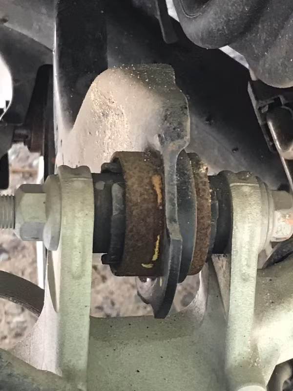 Nhiều chi tiết bị gỉ sét nhanh chóng chỉ sau vài tháng sử dụng khiến người tiêu dùng lo ngại về chất lượng sản phẩm của Honda (Ảnh: NVCC) Nhiều chi tiết bị gỉ sét nhanh chóng chỉ sau vài tháng sử dụng khiến người tiêu dùng lo ngại về chất lượng sản phẩm của Honda (Ảnh: NVCC)