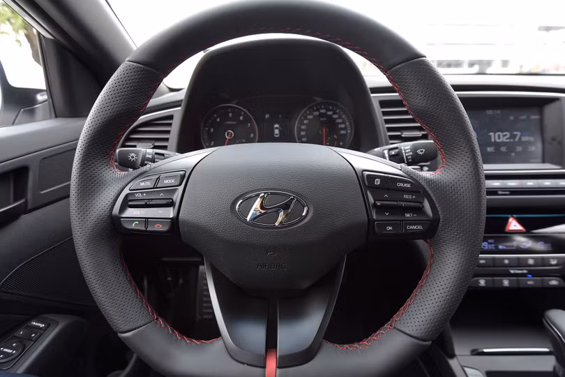 Hyundai Elantra Sport động cơ Turbo ra mắt khách hàng Việt, giá 729 triệu ảnh 14