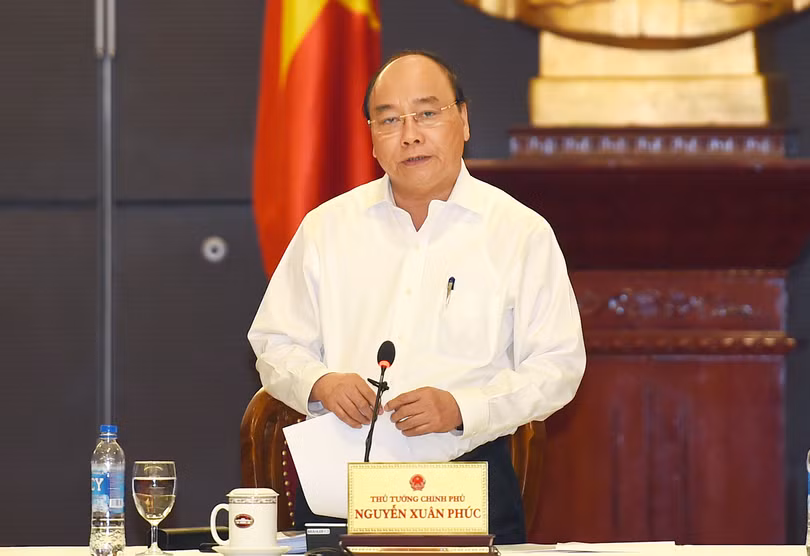 Thủ tướng Nguyễn Xuân Phúc làm việc với lãnh đạo các bộ, ngành xử lý các kiến nghị của doanh nghiệp.