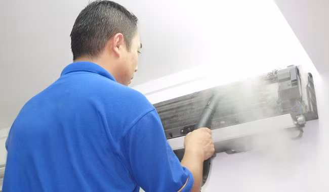 Máy lạnh cũng cần được vệ sinh định kỳ để đảm bảo không khí được trong lành, thiết bị có thể vận hành trơn tru. Nhung luu y quan trong khi dung may lanh hinh anh 3