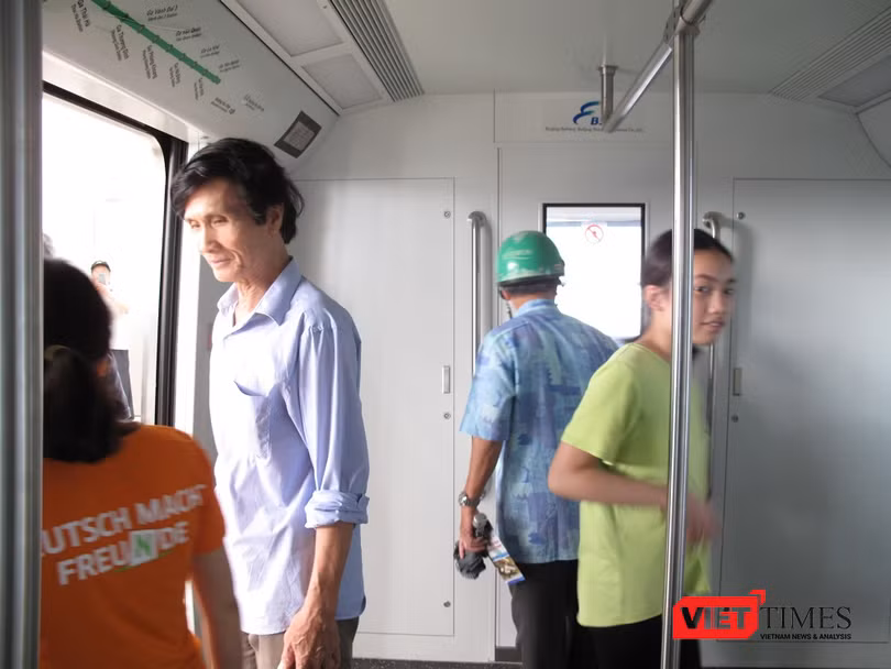 Cận cảnh nhà ga, tàu mẫu đường sắt trên cao Cát Linh - Hà Đông ảnh 25