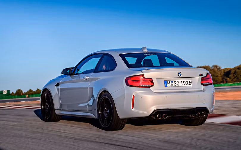 Dù muốn loại bỏ hộp số sàn nhưng do nhu cầu thị trường, BMW vẫn quyết định giữ lại trên các mẫu xe M, chí ít là trong giai đoạn hiện tại. Dù muốn loại bỏ hộp số sàn nhưng do nhu cầu thị trường, BMW vẫn quyết định giữ lại trên các mẫu xe M, chí ít là trong giai đoạn hiện tại.