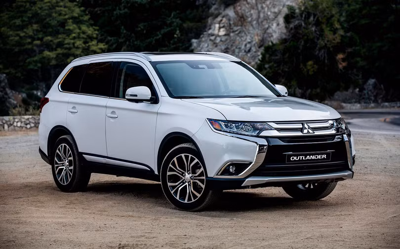 Hiện tại, Mitsubishi Việt Nam chỉ tập trung cho mẫu xe chiến lược Outlander bằng cách tăng công suất sản lượng thêm hơn 40%. Hiện tại, Mitsubishi Việt Nam chỉ tập trung cho mẫu xe chiến lược Outlander bằng cách tăng công suất sản lượng thêm hơn 40%.