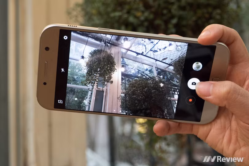 Đánh giá Samsung Galaxy A7 2017: Máy tầm trung giá cao cấp ảnh 10 Đánh giá Samsung Galaxy A7 2017: Máy tầm trung giá cao cấp ảnh 10