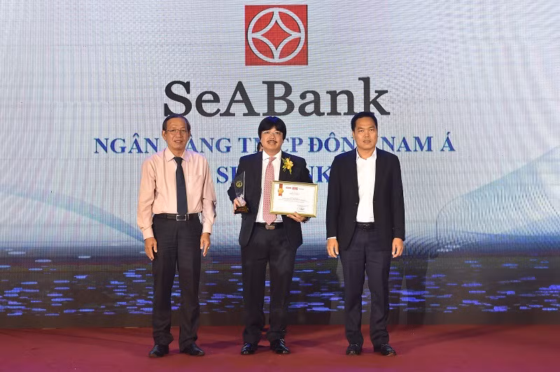 Vượt qua hàng nghìn đề cử trong suốt 10 tháng khảo sát (từ tháng 1/2019 đến tháng 11/2019), ứng dụng SeAMobile của SeABank đã xuất sắc lọt vào “Top 100 sản phẩm, dịch vụ được Tin và Dùng” năm 2019