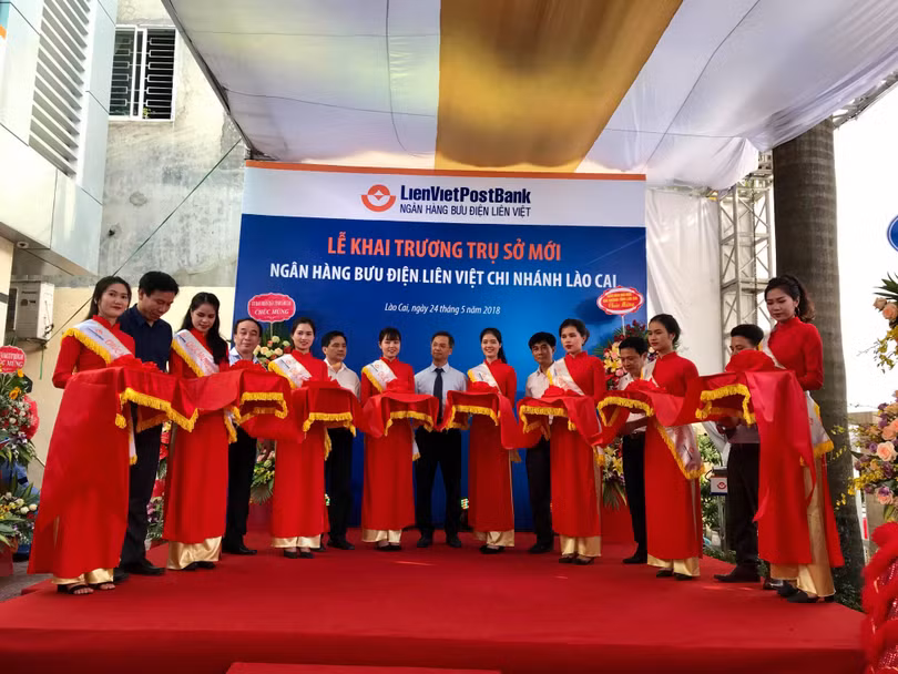 Lễ khai trương trụ sở mới của LienVietPostBank Lào Cai