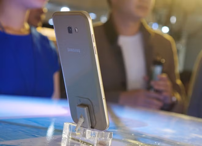 Sau Tết, smartphone ế dài tại Việt Nam ảnh 1