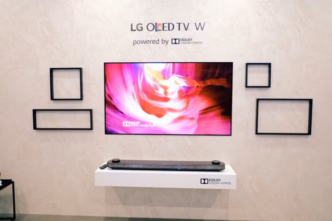 LG W7 - TV OLED mỏng, có thể dán lên tường. 5 mau TV lam nen ten tuoi cua LG tu nam 1966 hinh anh 5