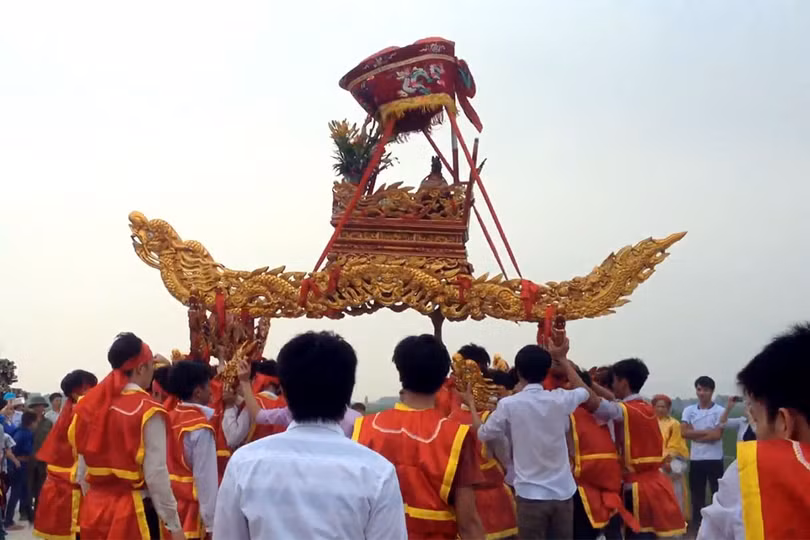 7 lễ hội tâm linh ngay gần Hà Nội không thể bỏ qua trong dịp Tết Nguyên đán ảnh 2