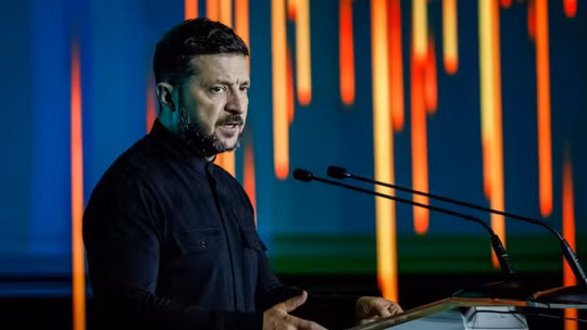 Tổng thống Ukraine Volodymyr Zelenskiy phát biểu tại một hội nghị về việc áp đặt thêm các biện pháp trừng phạt đối với Nga, tại Kiev, Ukraine, ngày 27/6/2025. Ảnh: Reuters.