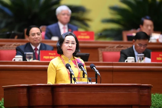 Đại tướng Phan Văn Giang, Bộ trưởng Bộ Quốc phòng, tham luận về vấn đề “Xây dựng Quân đội nhân dân cách mạng, chính quy, tinh nhuệ, hiện đại, làm nòng cốt xây dựng nền quốc phòng vững mạnh, hiện đại, gắn với nền an ninh nhân dân và thế trận lòng dân vững chắc”. Ảnh: TTXVN.