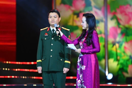 Trung tá Nguyễn Mạnh Linh, Phó Tổng giám đốc Tổng Công ty Công nghiệp Công nghệ cao Viettel chia sẻ về những khó khăn khi chế tạo tên lửa UAV. Ảnh: Hải Long.