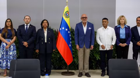 Chính phủ Venezuela và phe đối lập chính thức ngồi vào bàn đàm phán sau thời gian căng thẳng