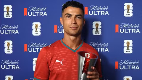 Ronaldo nhận giải “Cầu thủ xuất sắc nhất trận” sau chiến thắng Croatia, thế giới bùng nổ tranh cãi