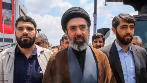 Lãnh tụ Tối cao Iran chỉ trích Mỹ vi phạm bản ghi nhớ, tuyên bố chữ ký của ông Trump “vô giá trị”