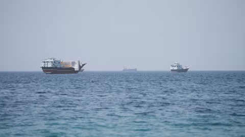 UAE cáo buộc Iran tấn công tàu chở dầu ở eo biển Hormuz, gọi đây là “hành vi cướp biển”