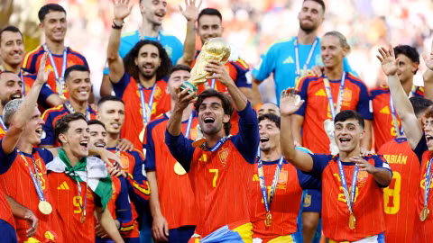 Torres từ "siêu dự bị" thành người hùng giúp Tây Ban Nha bước lên ngai vàng World Cup