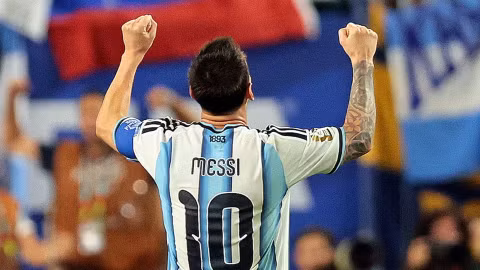 Messi lập kỷ lục, Argentina nghẹt thở vượt ải “tí hon” Cape Verde trong trận cầu 120 phút điên rồ 